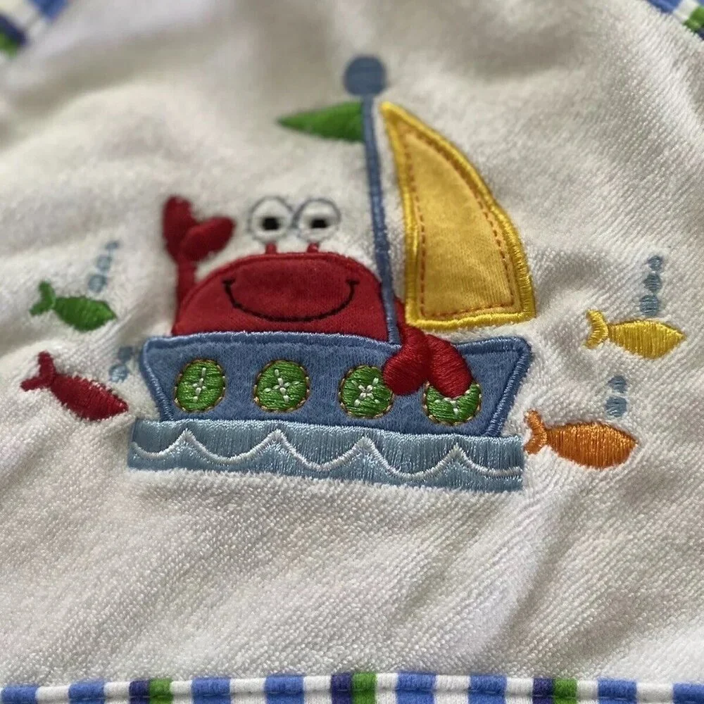 Babies R Us 2012 White With‎ Blue Trim Lobster Hooded Towel Size 28